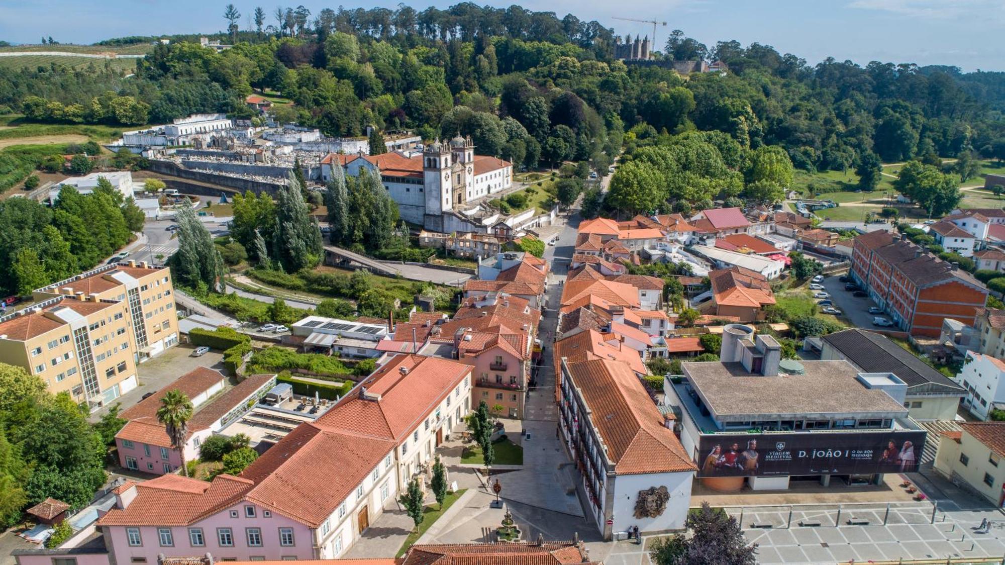 Da Praca Vandrarhem Santa Maria da Feira Exteriör bild