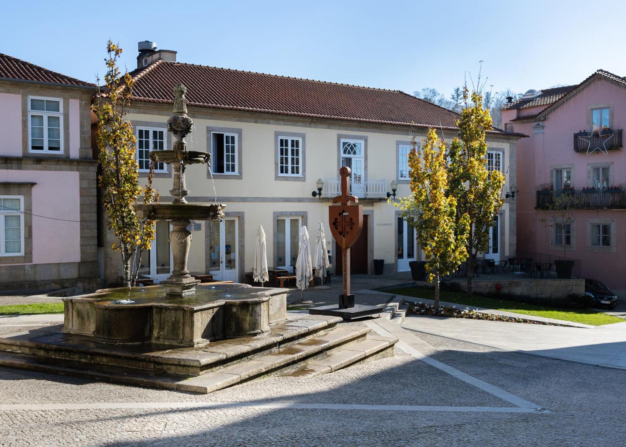 Da Praca Vandrarhem Santa Maria da Feira Exteriör bild